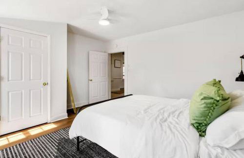 Stylish Retreat Walkable to Bars & Restaurants - Foto 21