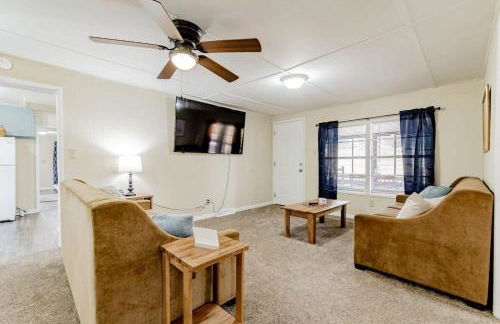 15mins to Downtown- Adorable on Taylor Both Units - Photo 9