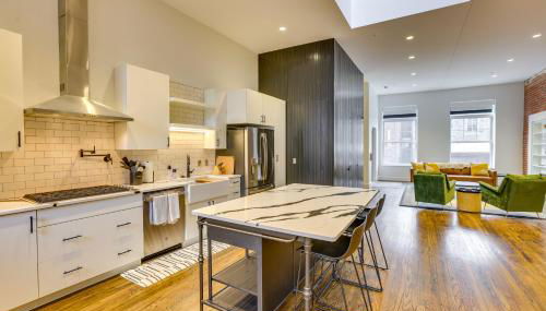 Downtown Omaha Getaway with Deck and Gas Grill! - Foto 2