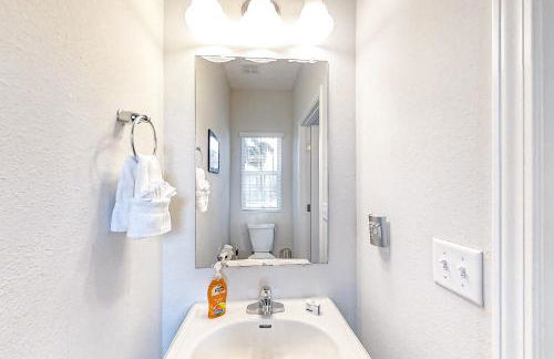 Newly-built 2-story home near the ocean with patio, washer/dryer, streaming - Photo 20