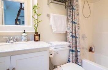 Adorable Cozy House with Parking and Loft! - Foto 15