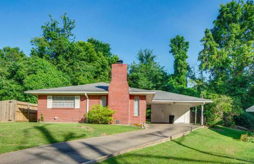 Inviting Vicksburg Home with Patio and Charcoal Grill! - Foto 1