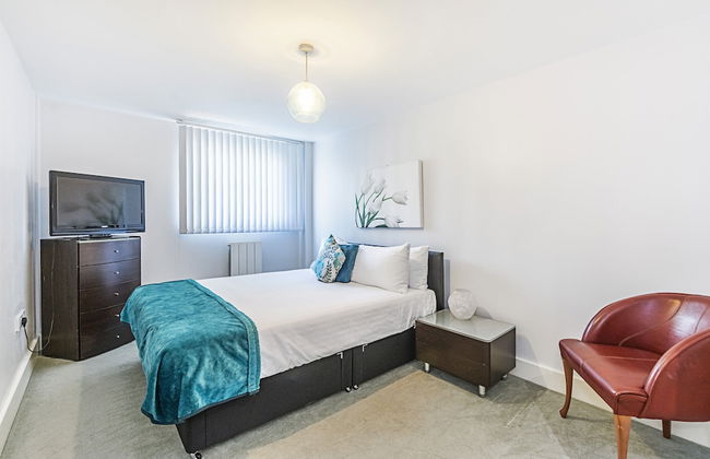 Canary Wharf Luxury Apartments - Photo 3