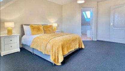 Big 6 Beds Home, Free Private Parking, TV, Garden - Foto 2