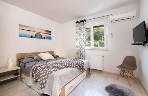 Charmante Villa mit privatem Pool, Klima, Sonnenliegen, Terrasse und Grill - Foto 32