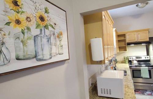 Downtown Charm Two Bedroom Home - Foto 8