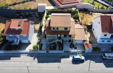 Charming House in Cortiçada with Balcony and Mountain View - Foto 37