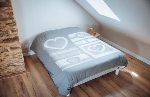 maison quartier médiéval au pied du château FOUGERES - Foto 18