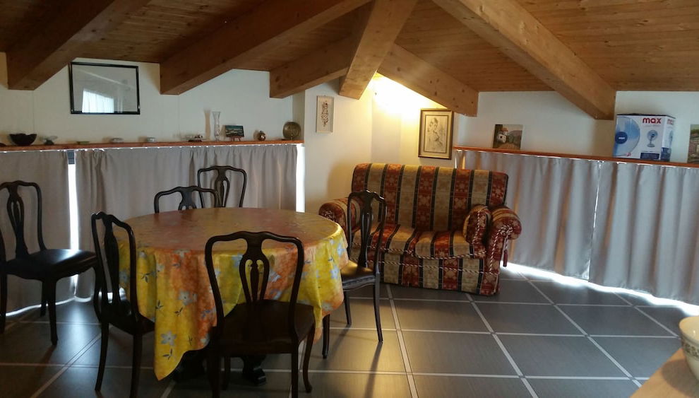 Comfortable Attic With Parking Space in the Town of Chiavari Num001 - Foto 1