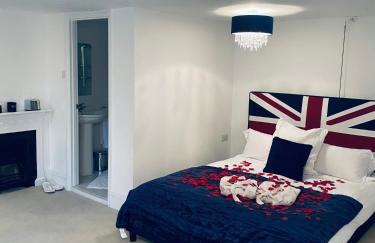 Farmhouse Retreat with Hot Tub, Pool, Horses, Games Room, Free Car Park, Only 45 min from Oxford Circus - Foto 36