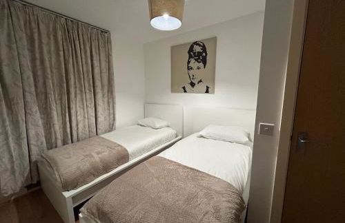 Luxury Stay Longer Sleeps 6 FreeParking FreeGym Terrace - Foto 12