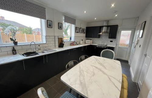 Modern three bedroom home, Hoyland, Barnsley - Foto 3