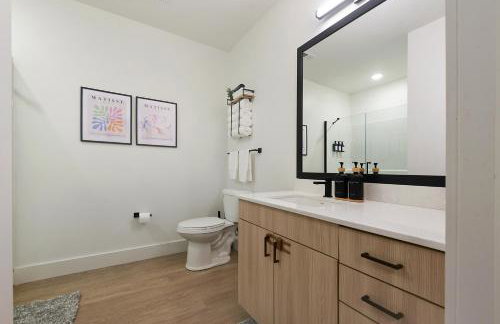 LUX Studio King Bed Free Parking Gym New - Foto 27