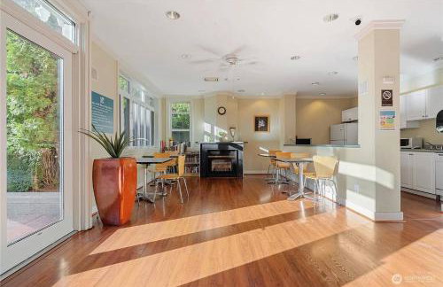 Vibrant City Gem/99 Walk/Pike Pl/Pool/Pet/Parking - Foto 45