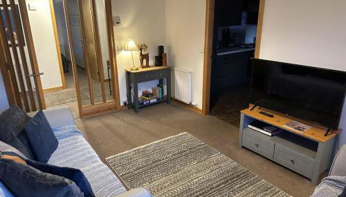 2 Bed Apartment, Sleeps 4 - Pet Friendly & Parking - Foto 2
