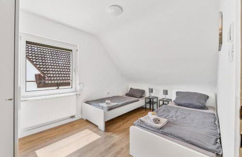 Worker Apartments Oberboihingen near Stuttgart, Nürtingen, Autobahn A8, Parking,Wifi,Smart,Smart TV - Foto 11