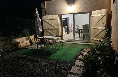 Studio tout équipé à la nuitée ou plus,proche aéroport Bastia - Foto 8