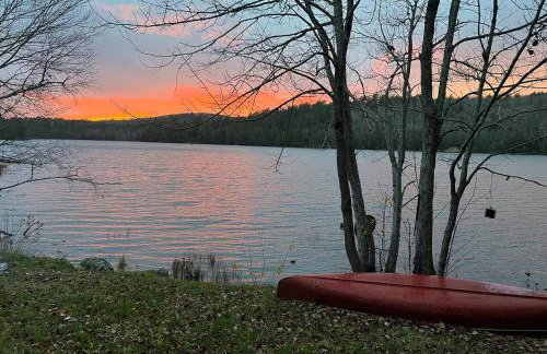 Lake Front-Maine Themed-Soaking Tub-Fire Pit-Kayak - Foto 12