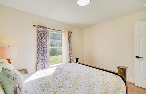 Sunny Palm Bay Home with Screened Porch Near Beaches - Foto 16