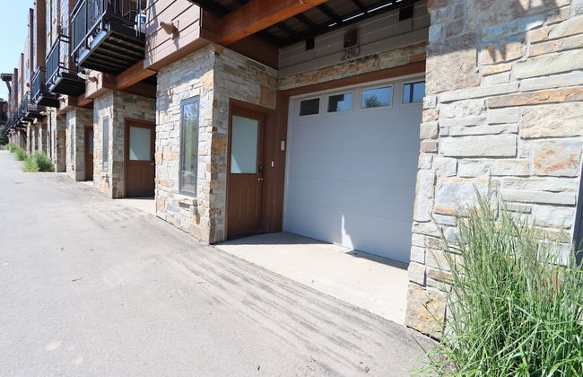 Arrow Luxury Rooftop Shopping and More! - Foto 39