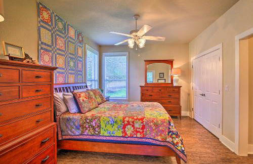 Cozy Texas Retreat with Patio, Grill and Fire Pit! - Foto 9