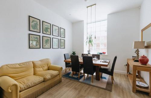 Grade II Mill Townhouse in Leeds with Free Parking which Sleeps 6 - Photo 34