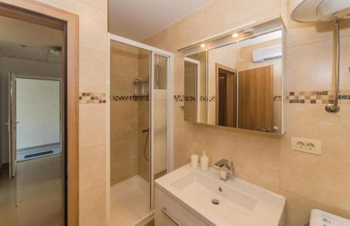 Awesome Home In Pridraga - Foto 57