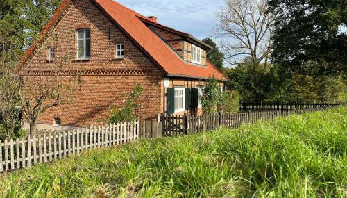 Holiday Home Haus Elbrose inmitten von Rosen mit Elbdeichzugang by Interhome - Foto 3