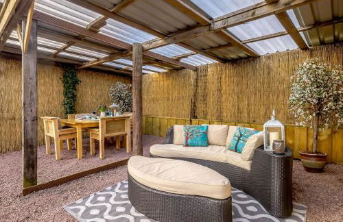 1 Bed in Whitegate 91266 - Photo 27