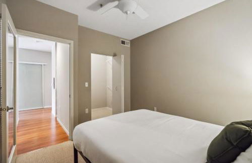 CozySuites 2BR Mill District with pool, gym #02 - Foto 4