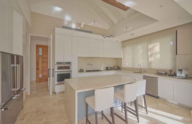 Modern Villa With Full Service Staff Close to Beach and Golf - Photo 7