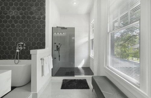 Family-Friendly 5BR | Sleeps 15 | 3 mins Downtown! - Foto 30