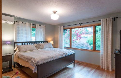 The Flying Whale-MountTabor. - Photo 10