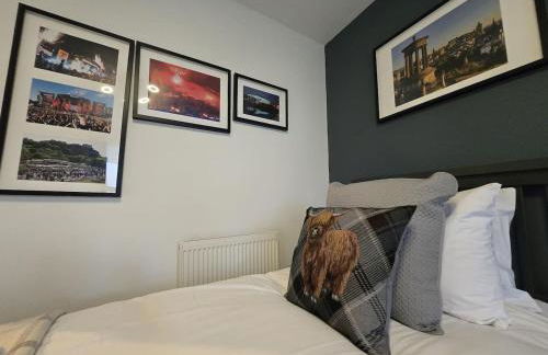 Modern Stirling Apartment - Free Parking - Photo 15