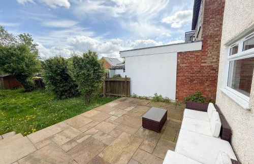 Spacious 3BDR House in New Malden with FREE Parking and Garden near Kingston upon Thames, Wimbledon & Raynes Park by NourNest Apartments - Foto 11