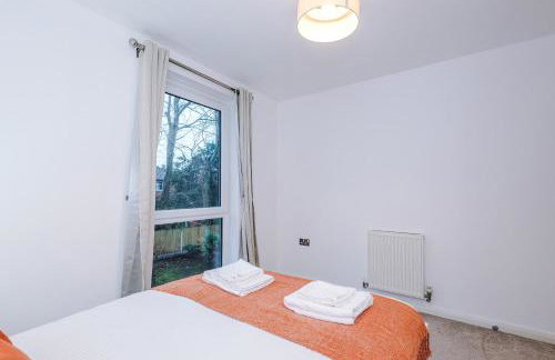 Sleek 2BR Altrincham Home Parking Near Station - Foto 33