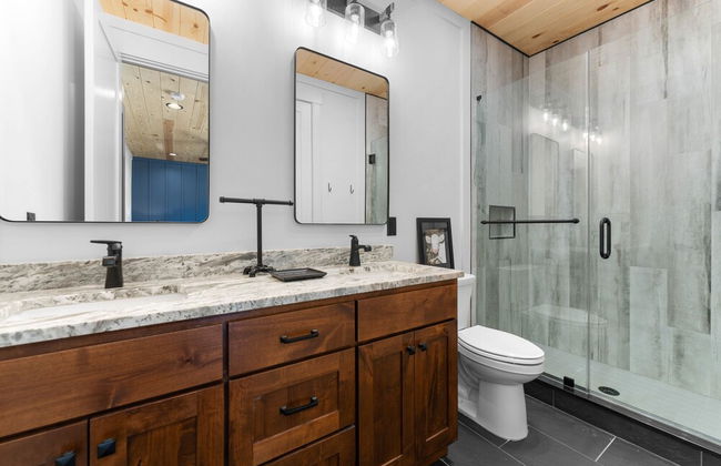 Gray Fox Lodge by Avantstay Waterslide Pool Theater Sleeps 23 - Foto 37