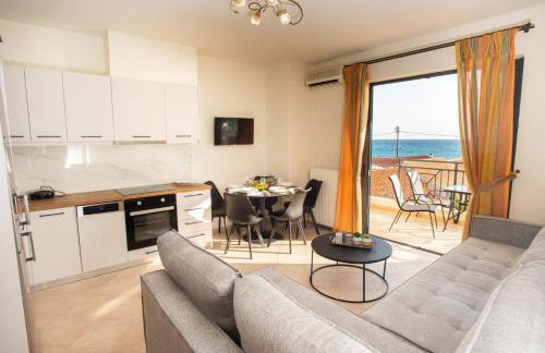 Alkioni Suites , beachfront, with sea view - Foto 45