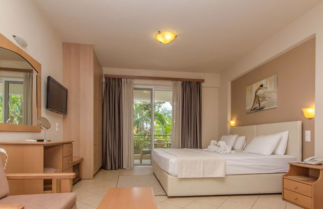 Colonides Beach Hotel - Foto 8