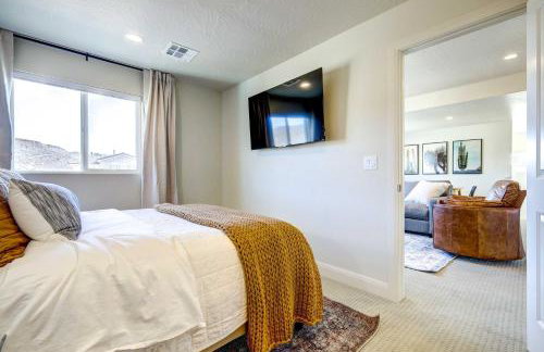 Washington Home w/ Mtn Views, Near Hiking! - Photo 24