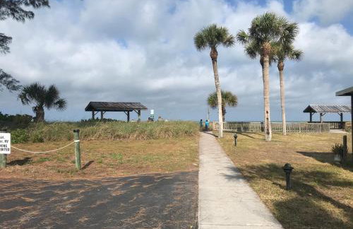 Beachfront Venice Casa de Villa - Photo 9