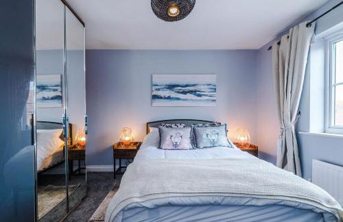 Beach Retreat with Hot Tub Sleeps 8 - Foto 20