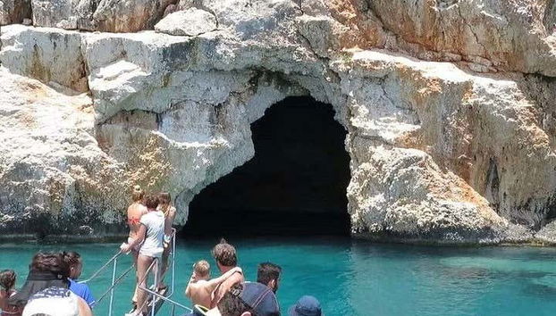 Exploraremos diversas cuevas durante el recorrido