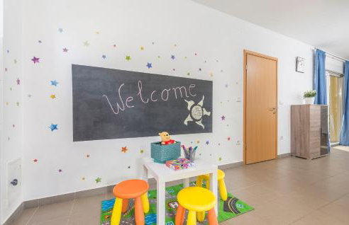 Villa Marilu, modern villa with pool near the sea - Foto 52