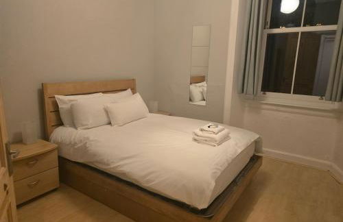 Comfy Semi-Central Stay near Entertainment Park - Foto 1