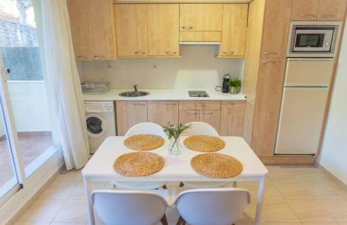 Adosado con Piscina, Garaje, Jardín y Playa - Foto 10