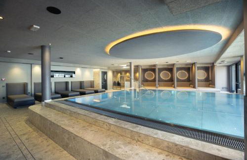 Alpenvilla Large Family Apartment - by Familiaris- Pools 500 meters - Foto 31