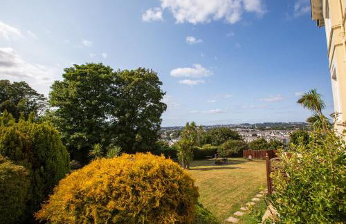 Stunning Apartment in Victorian Villa with Garden - Photo 45