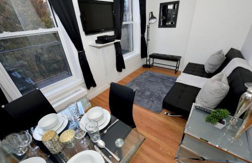 Cityscape 2 Bedroom Unit Prime Location - Photo 3