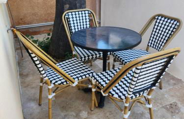 Maison "COSY" avec Parking Privé et Climatisation - Foto 9